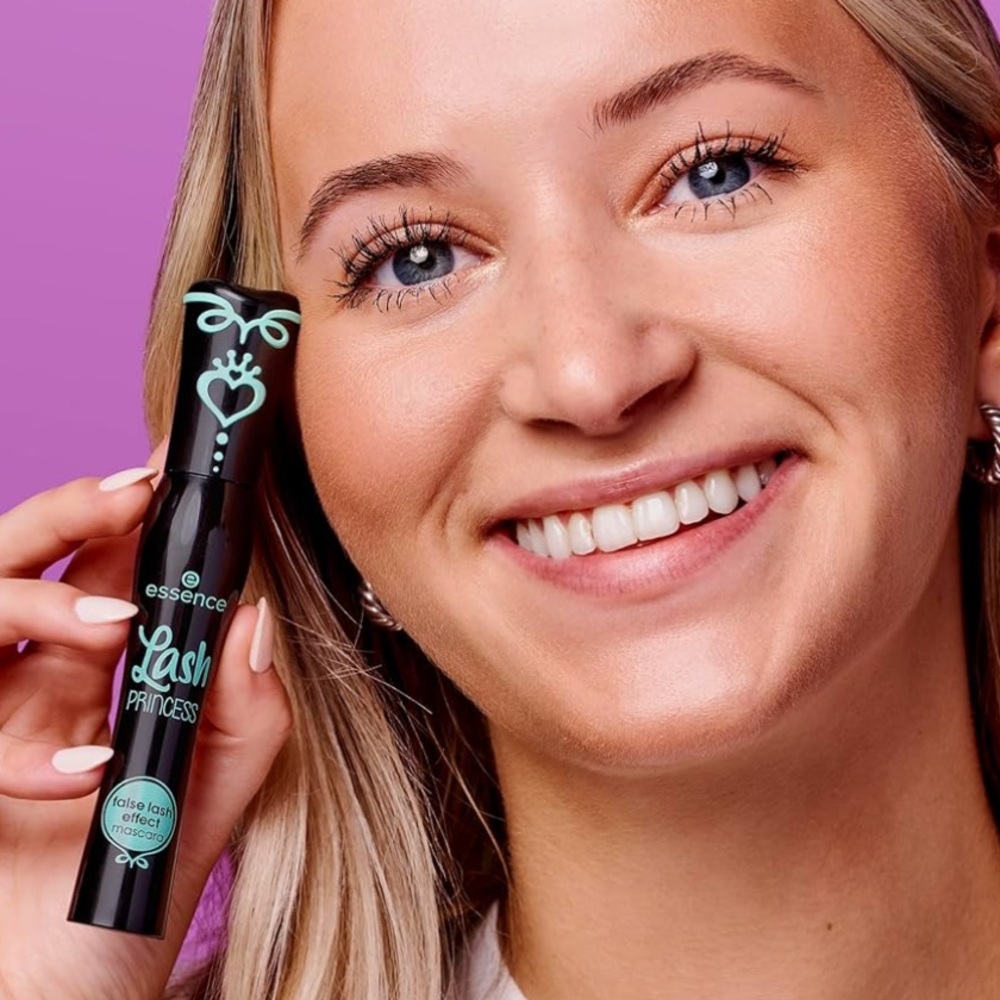 essence Black Lash Princess False Lash Effect Mascara Volumizing & Lengthening